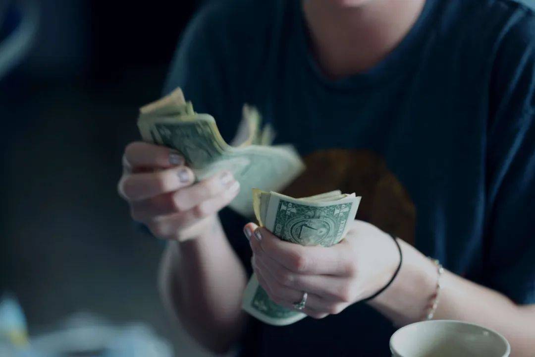 3年内闭店率高达61.23%<strong></p>
<p>虚拟币下注</strong>，加盟商不愿陪跑的爸爸糖还有戏吗？