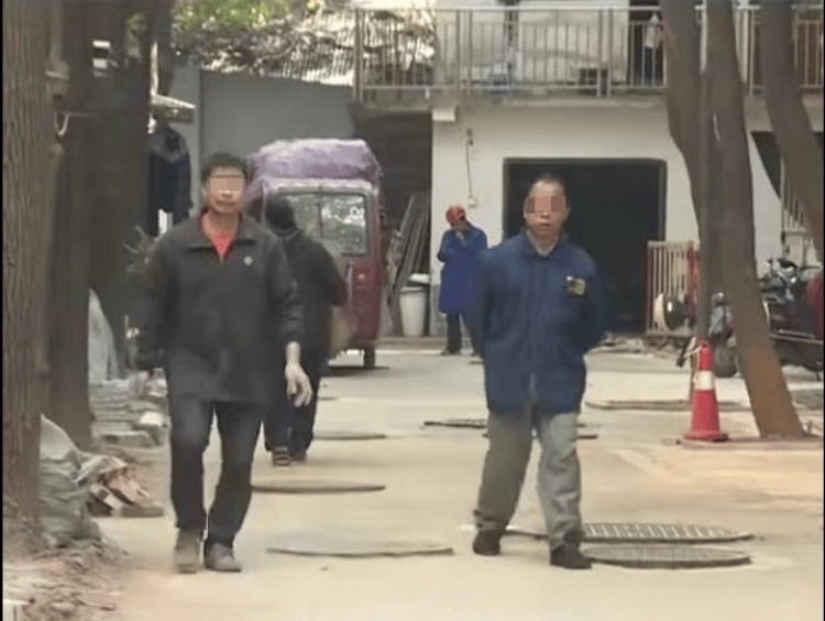长沙一小区变“井”区：9栋楼井盖多达170个<strong></p>
<p>虚拟币评测</strong>，施工方称地下管网复杂只能加井