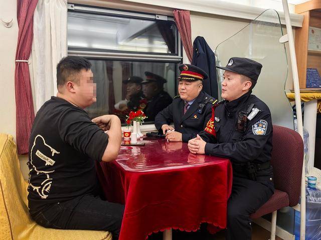 列车上一醉酒“纹身哥”突然对乘警说“我是逃犯”<strong></p>
<p>现在有多少种虚拟币</strong>，乘警一查：不，你不是！