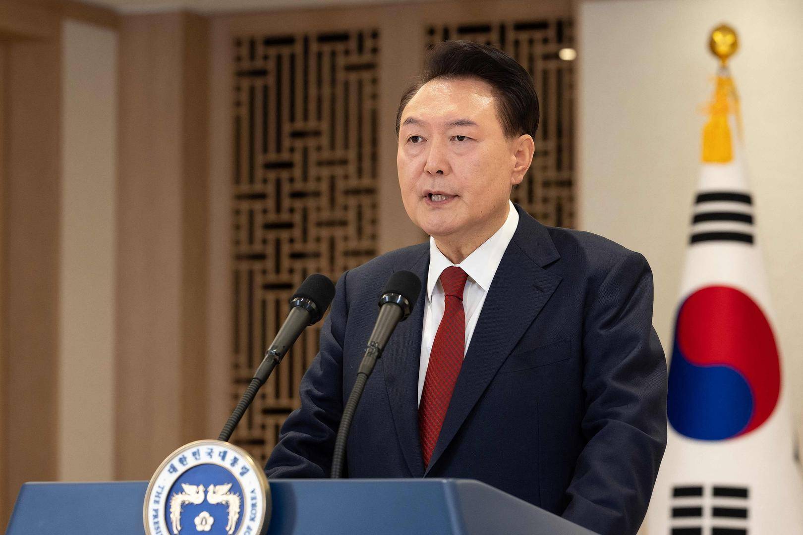 突然主张弹劾总统的韩国执政党党首：曾获尹锡悦多次提拔<strong></p>
<p>虚拟币钱包 对接代码</strong>，后因第一夫人惹怒“亲尹派”