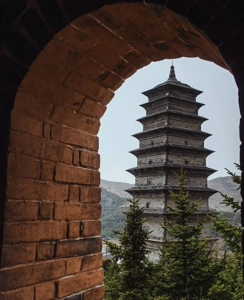 山西饭店上热搜<strong></p>
<p>中国首款虚拟币龙币</strong>!网友:啥?你们平时都搁这儿吃饭?