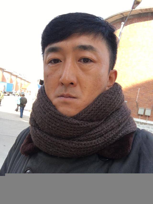 他是知名演员<strong></p>
<p>lisk虚拟币</strong>,40岁二胎得女,41岁突然离世将悲痛留给妻子与儿女