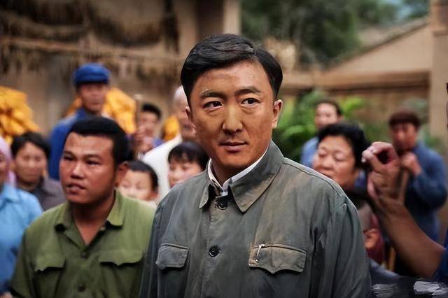 他是知名演员<strong></p>
<p>lisk虚拟币</strong>,40岁二胎得女,41岁突然离世将悲痛留给妻子与儿女