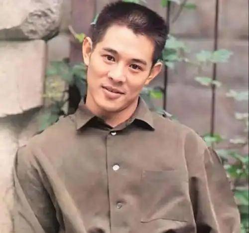 李连杰:后事一切从简<strong></p>
<p>洛克币虚拟货币</strong>,不用立碑也不用办丧事,树葬海葬都可以