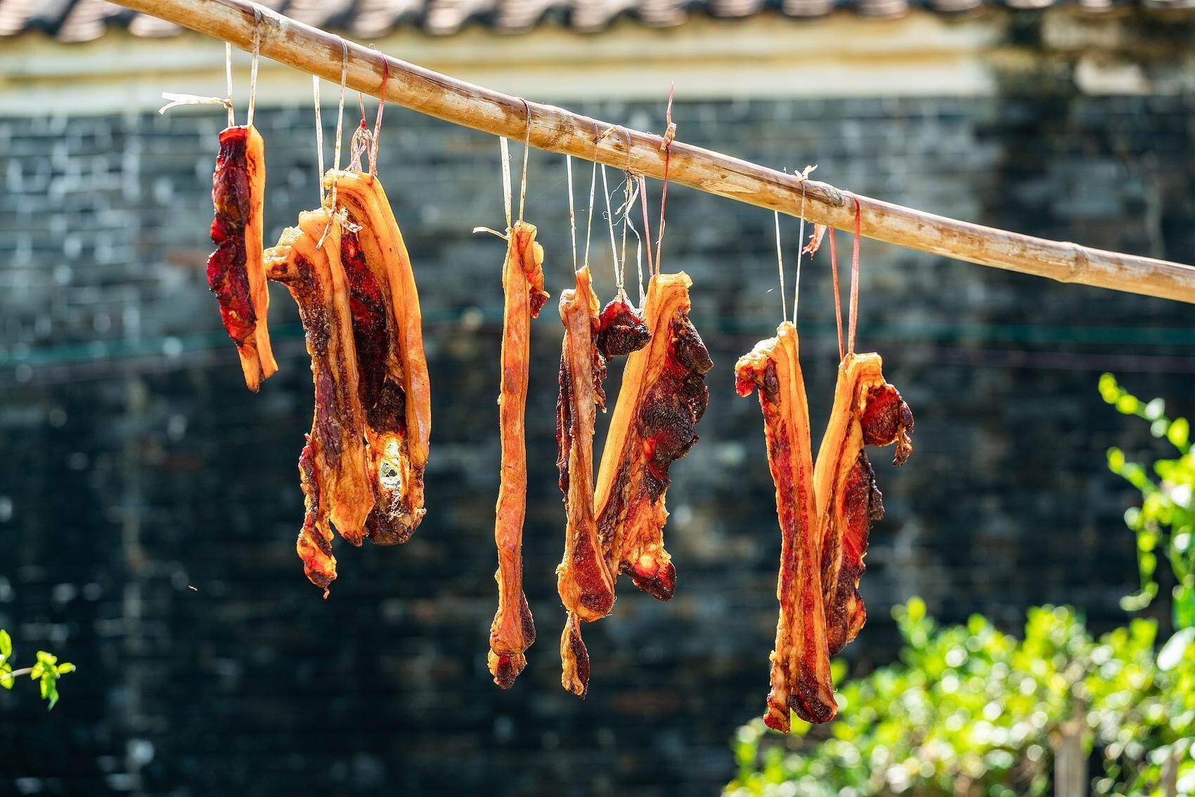 在家熏腊肉被罚<strong></p>
<p>洛克币虚拟货币</strong>,移风易俗别以罚代管 | 时评