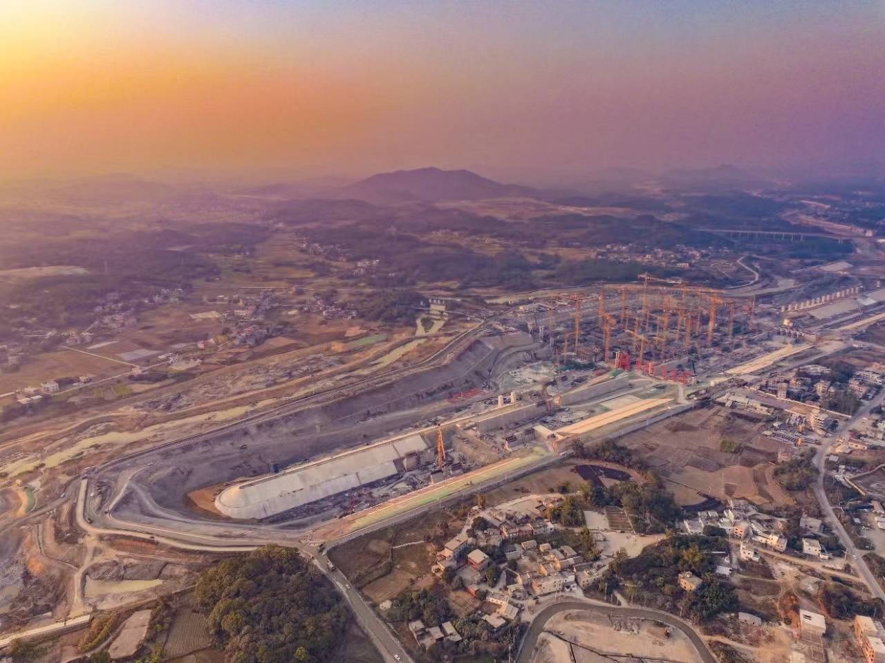 广西争夺“流量”:不止造运河<strong></p>
<p>台湾虚拟币交易平台</strong>,还造跨海大桥