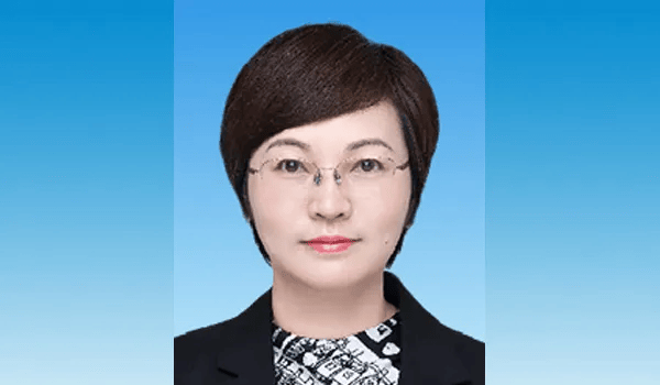谭萍<strong></p>
<p>台湾虚拟币交易平台</strong>，已任广东省妇联党组书记！毕业后从宾馆前台接待员做起，曾在机场工作20多年