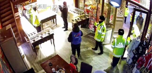 大同回应“撬锁开灯”：执行有问题<strong></p>
<p>现货</strong>，亮灯系倡议而非强制