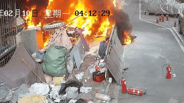 “你们不用管<strong></p>
<p>ltc</strong>，出事我负责”！老人囤废品堵塞逃生路，不幸起火遇难
