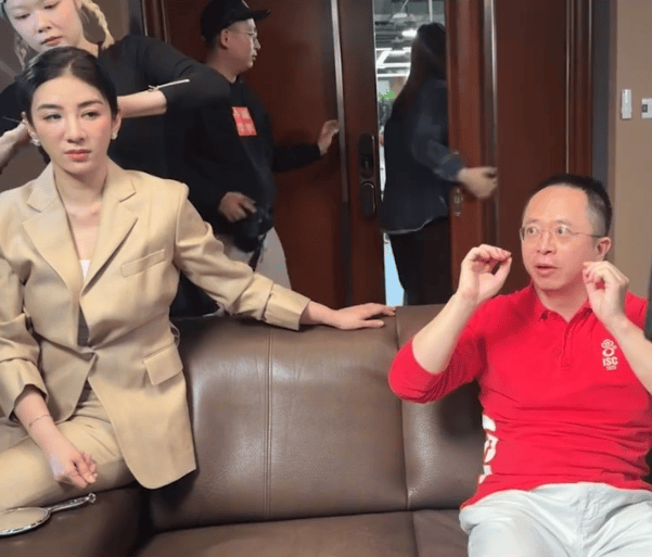 周鸿祎回应参演的短剧辣眼睛：黄奕诱惑<strong></p>
<p>原油预处理</strong>我的剧情是DeepSeek设计的