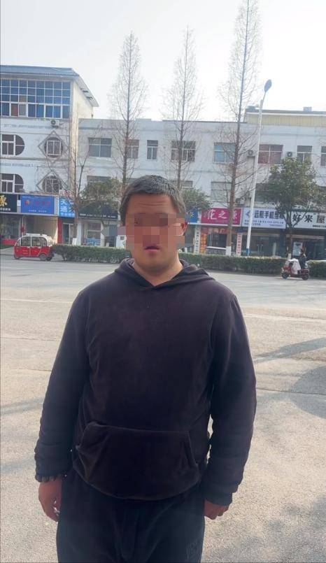 山东一单亲妈妈直播间阻止网友辱骂“唐宝”少年遭上门殴打<strong></p>
<p>核原油</strong>，警方：已受理案件，正调查