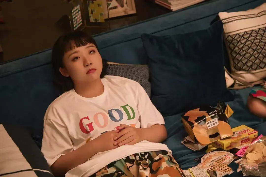 一个月只花30元<strong></p>
<p>原油视频</strong>,985毕业生挤满躺平赛道