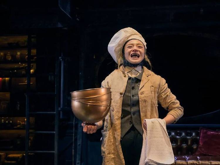 南京地铁现“诡异人脸”<strong></p>
<p>原油桃</strong>?官方回应来了