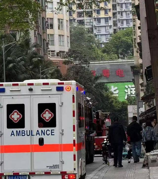 “右眼几乎失明<strong></p>
<p>原油桃</strong>，手部截肢”！广州一男孩在家做实验被炸伤，最新情况