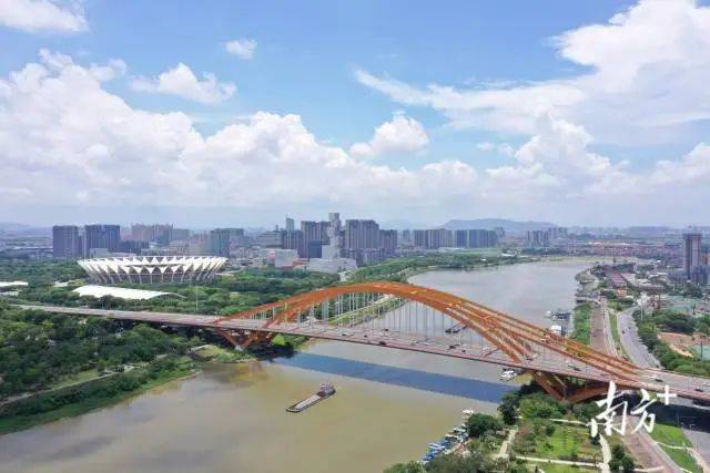 给五区干部开会<strong></p>
<p>现货原油开户</strong>,佛山市委书记发出“灵魂三问”