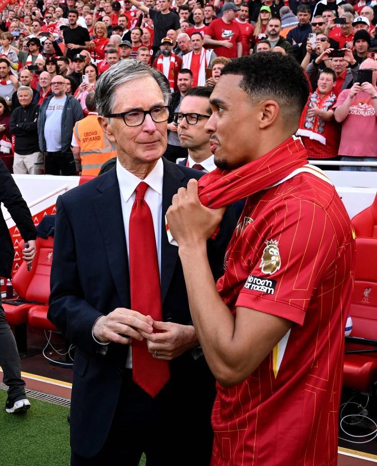 唇语专家解读阿诺德：我该做决定吗？亨利：当然，让球迷知道