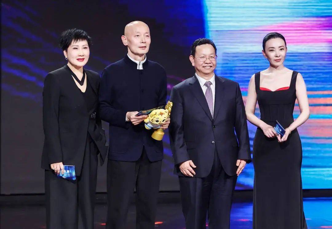 官方正式公布<strong></p>
<p>迷你原油</strong>！确认是葛优