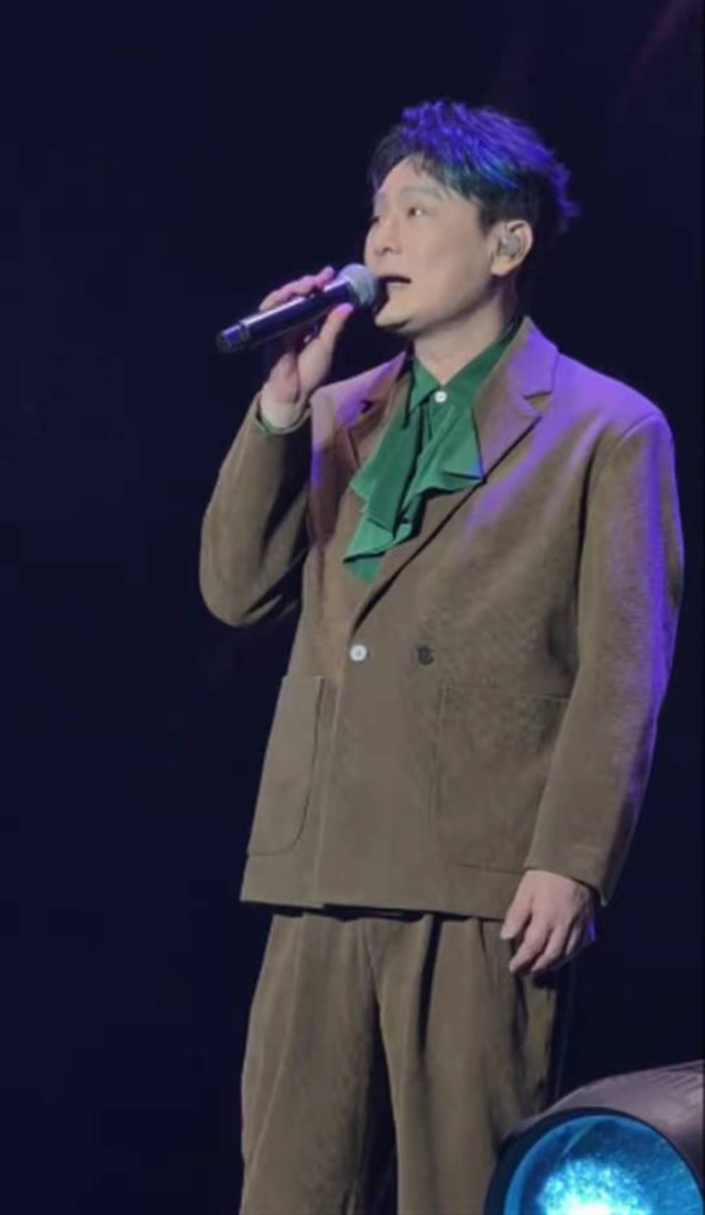 张信哲在山西大同演唱会上称约不到景区门票<strong></p>
<p>迷你原油</strong>,当地文旅回应