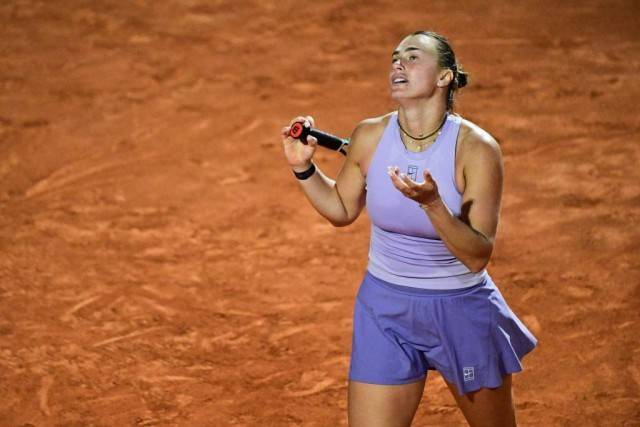 终于越过萨巴伦卡这座高山<strong></p>
<p>原油交割</strong>,郑钦文感谢自己的耐心和专注