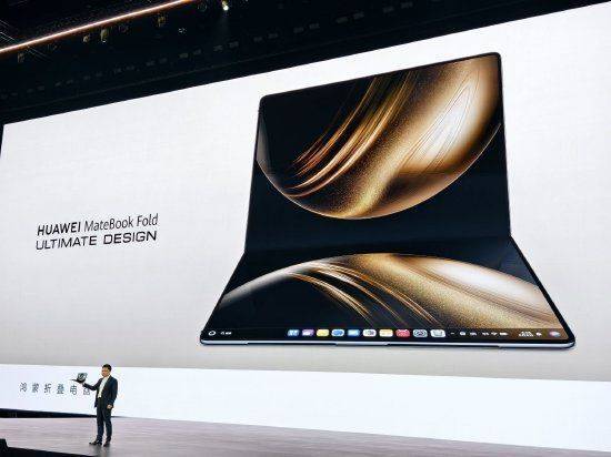 余承东：微软Windows和苹果macOS长期掌控操作系统市场数十年，华为坚持做难而正确的事！每一行代码，都在改写中国软件业的历史