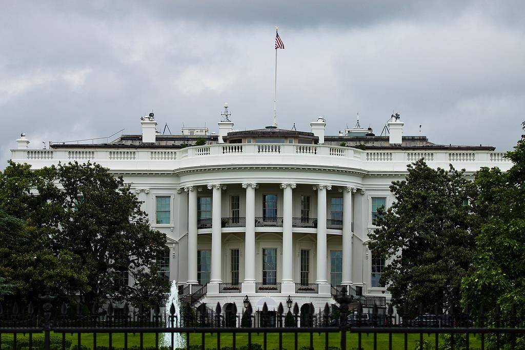 特朗普政府下令美使领馆暂停留学生新签证面谈<strong></p>
<p>原油最新走势</strong>,同时考虑扩大对国际学生社交媒体审查范围