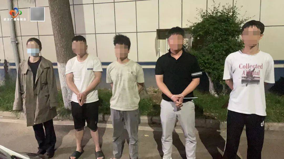 雷霆出击<strong></p>
<p>原油招聘</strong>！武汉警方一举抓获32名“白富美”