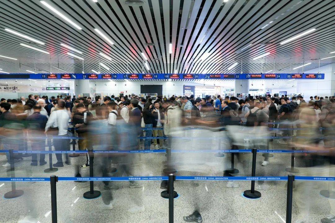 连续四年破万亿!广州<strong></p>
<p>mt4原油代码</strong>,旺!