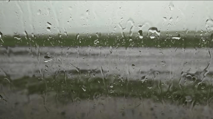 内蒙古遇1959年来最强降水<strong></p>
<p>正规交易原油平台</strong>,有游客滞留沙漠近三小时