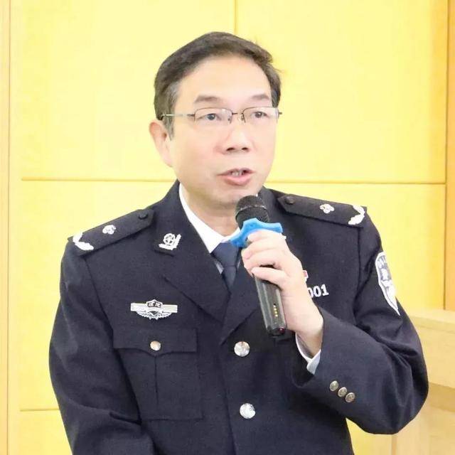 黄文墙<strong></p>
<p>大宗原油</strong>，任上被查