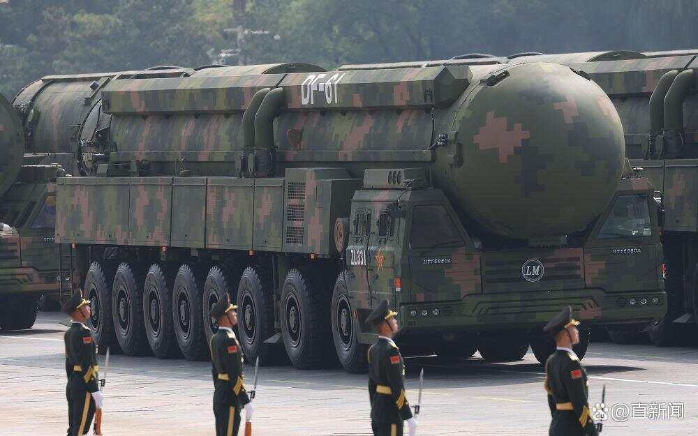 看完阅兵后军事专家感慨：知道中国军力强大<strong></p>
<p>原油一桶多重</strong>，但没想到强到这种程度