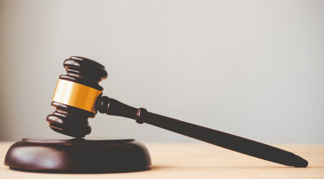 月薪从7300元降至4300元!员工不服调岗被辞退<strong></p>
<p>今日原油期货行情</strong>,索赔21万元!法院判了→