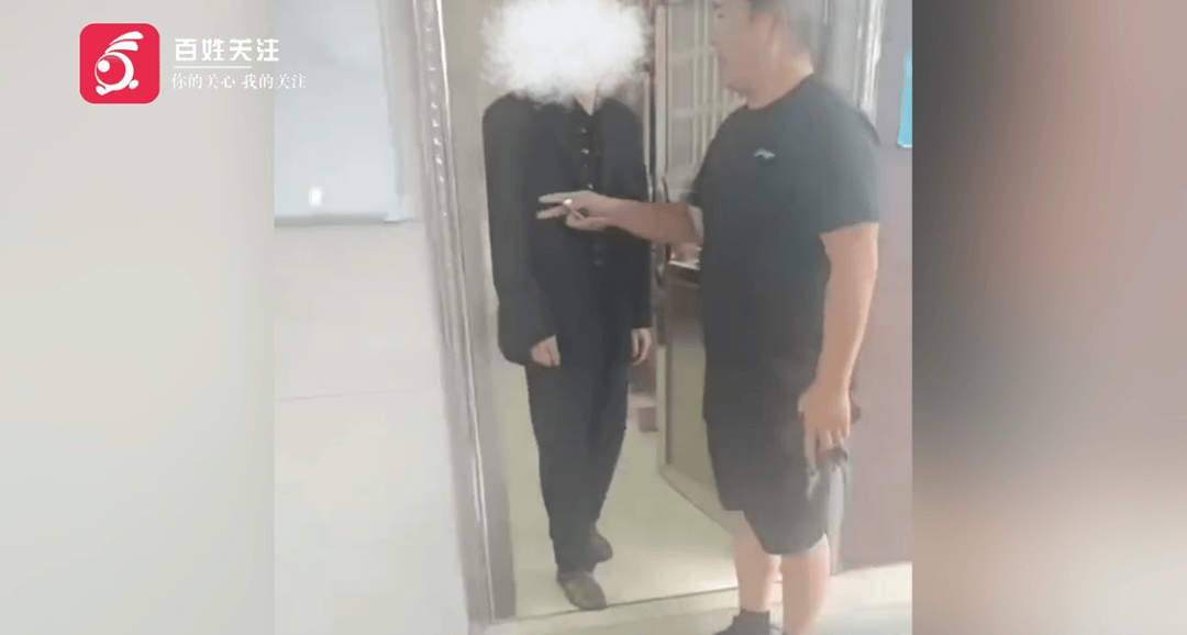 保安称“经常咬人”打死流浪犬<strong></p>
<p>黄金</strong>,居民上门讨说法:这个门卫穷凶极恶