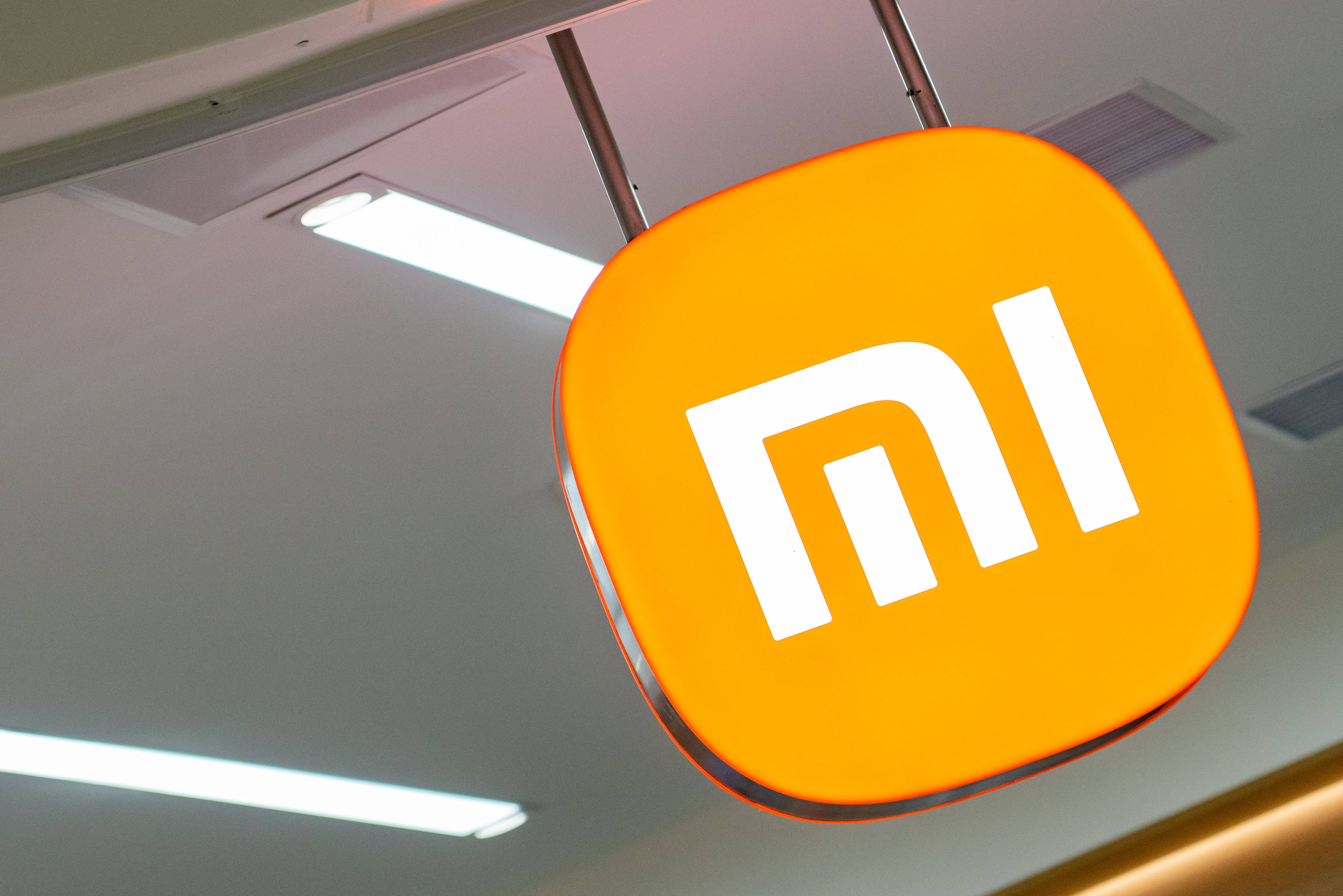 雷军公开小米17Pro全新背屏设计<strong></p>
<p>黄金</strong>，此前称对标iPhone正面迎战