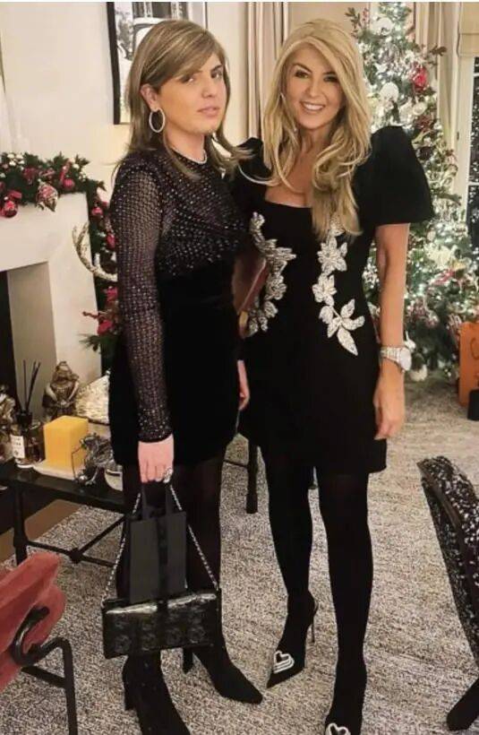 希腊航运巨头28岁女继承人在家中死亡<strong></p>
<p>原油</strong>,疑被虫类叮咬后发病,涉事医院承认犯下严重错误