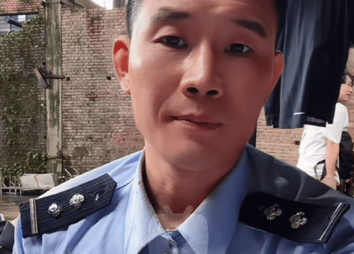 “嘎子谢孟伟”穿警服直播带货<strong></p>
<p>原油</strong>，云南警方通报：谢某某(男，36岁，河北雄县人)，行政拘留7日