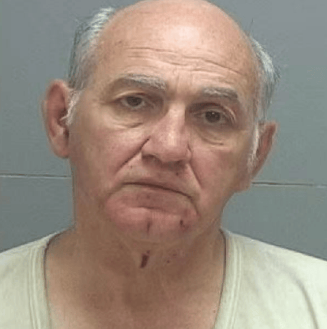 71岁老翁自称射杀柯克系为掩护枪手逃跑<strong></p>
<p>原油</strong>,因干扰调查被捕 真凶:疯狂的老家伙