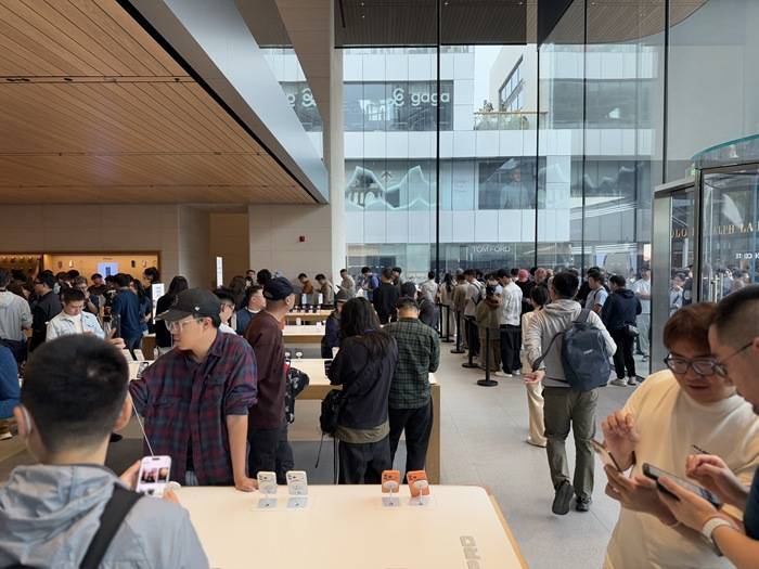 iPhone 17正式开售<strong></p>
<p>原油最新新闻</strong>,橙色Pro Max黄牛最高加价1500元