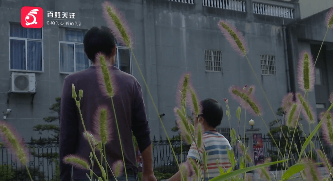 心酸!12岁男孩“独居”贵阳一安置房内<strong></p>
<p>原油最新新闻</strong>,父亲回应:迫于无奈,因为……