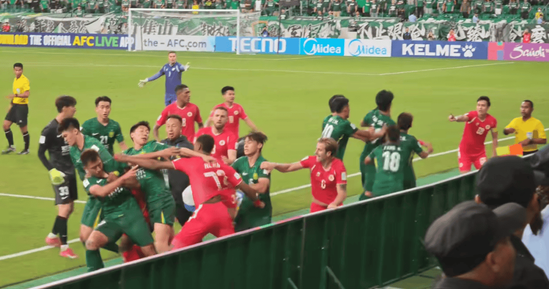 北京国安亚冠赛场爆发冲突<strong></p>
<p>原油最新新闻</strong>,场面十分混乱