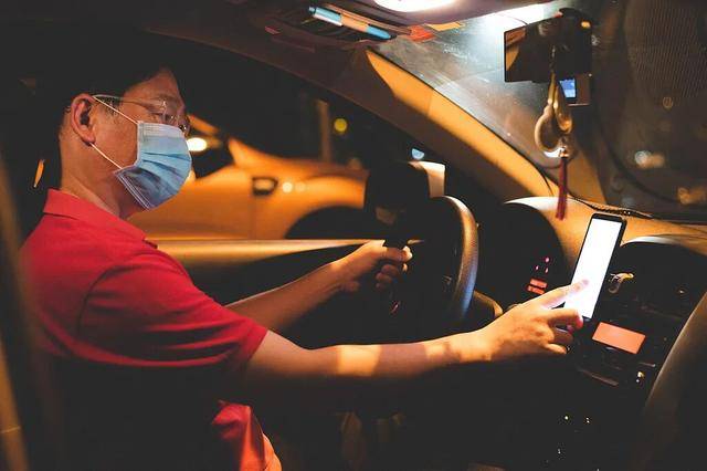 中年就业“避风港”：报告称超七成网约车司机系失业后转入