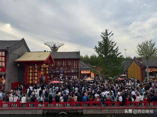 “聪明的人已经提前出发了”<strong></p>
<p>中国投资资讯网007</strong>,结果高速上全是聪明人!