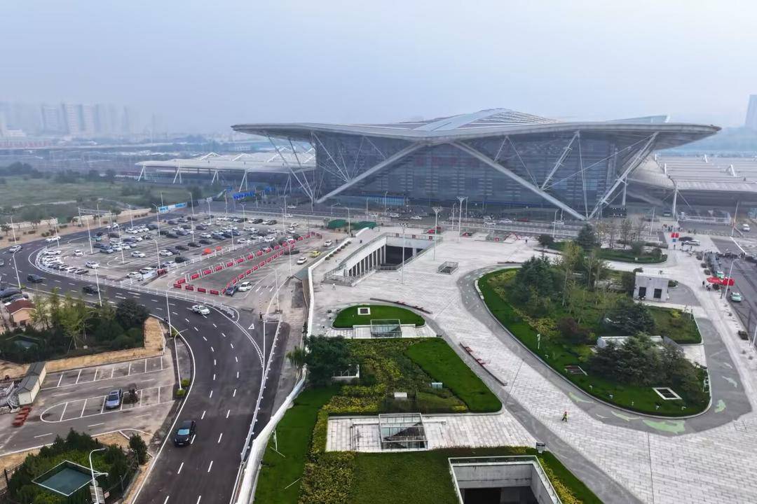 “双节”假期<strong></p>
<p>中国投资资讯网007</strong>,铁路青岛站预计发送旅客170万人