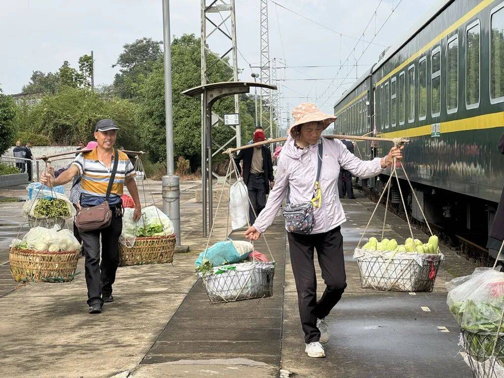 纸质火车票退场<strong></p>
<p>中国投资资讯网007</strong>,每道折痕里都藏着远方、爱情与山河记忆