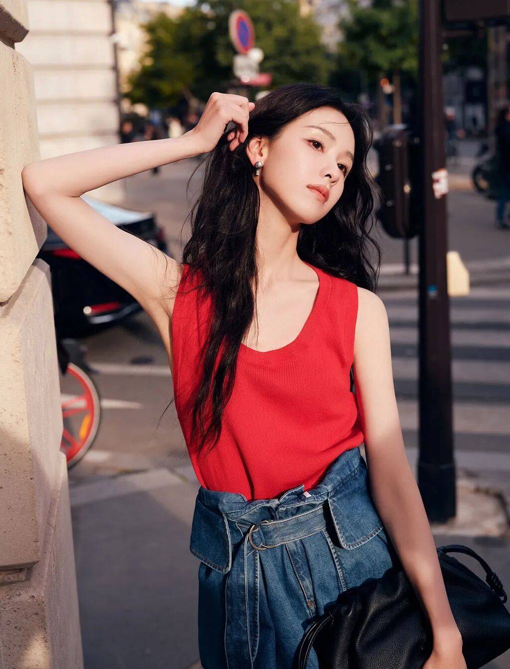 时装周上的女明星<strong></p>
<p>香港赛冯资讯</strong>,秋冬氛围感一键封顶!