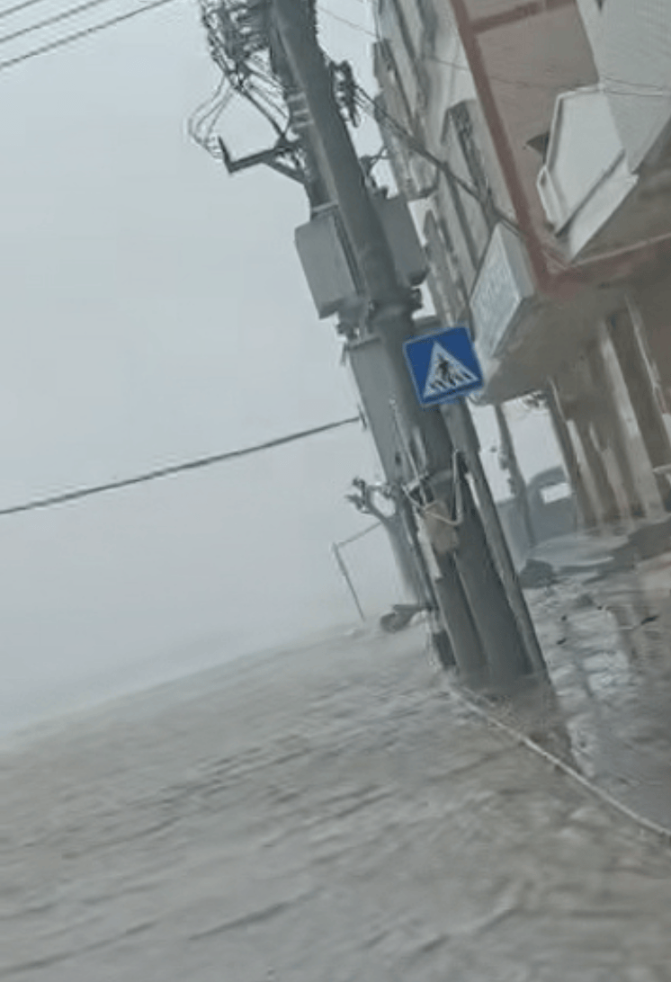 突发!海水倒灌<strong></p>
<p>香港赛冯资讯</strong>,涌上路面,多地紧急宣布"五停"!又有新台风生成