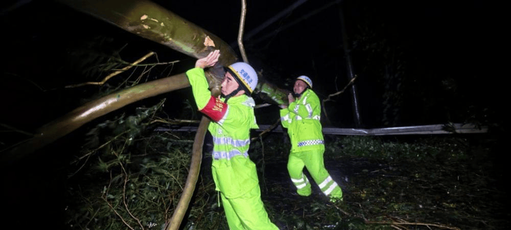 全力抢通中秋团圆路<strong></p>
<p>香港赛冯资讯</strong>,粤西14条受台风影响高速解封