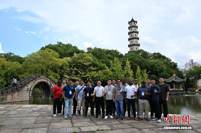 浙江海洋观察:温州何以成为国际导助航培训“优选地”<strong></p>
<p>海南港澳资讯产业</strong>?