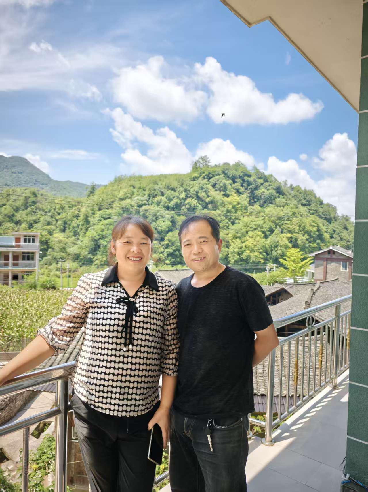 那个让老师骄傲的“调皮”班级!30年同学聚会<strong></p>
<p>江苏公务员考试资讯网</strong>,还伴有一封来自贵州的感谢信