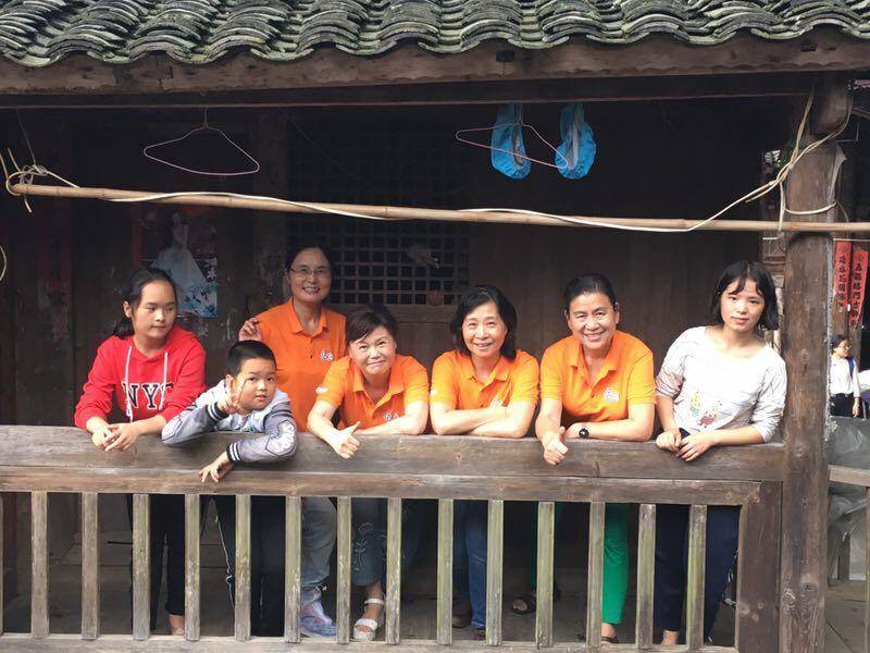 那个让老师骄傲的“调皮”班级!30年同学聚会<strong></p>
<p>江苏公务员考试资讯网</strong>,还伴有一封来自贵州的感谢信