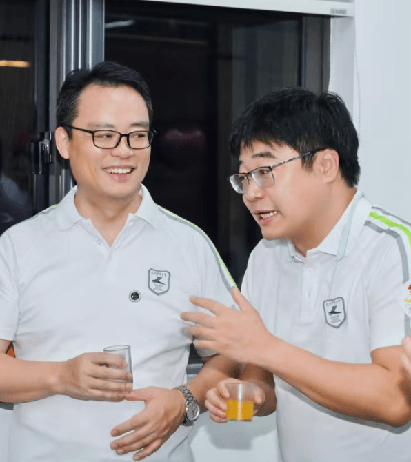 那个让老师骄傲的“调皮”班级!30年同学聚会<strong></p>
<p>江苏公务员考试资讯网</strong>,还伴有一封来自贵州的感谢信